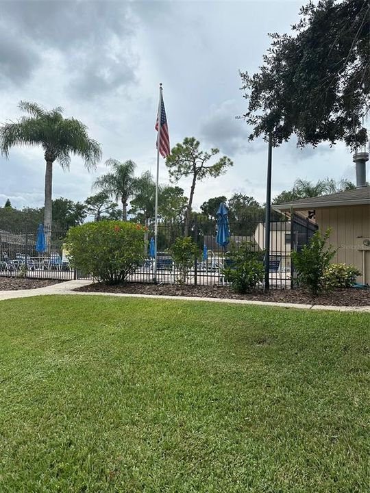 待售: $155,000 (2 贝兹, 2 浴室, 970 平方英尺)