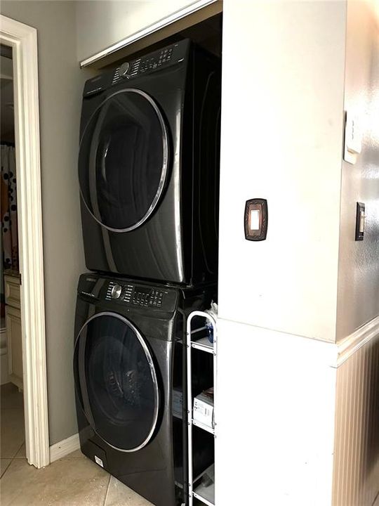 待售: $155,000 (2 贝兹, 2 浴室, 970 平方英尺)