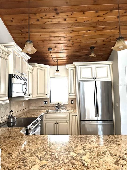 待售: $155,000 (2 贝兹, 2 浴室, 970 平方英尺)