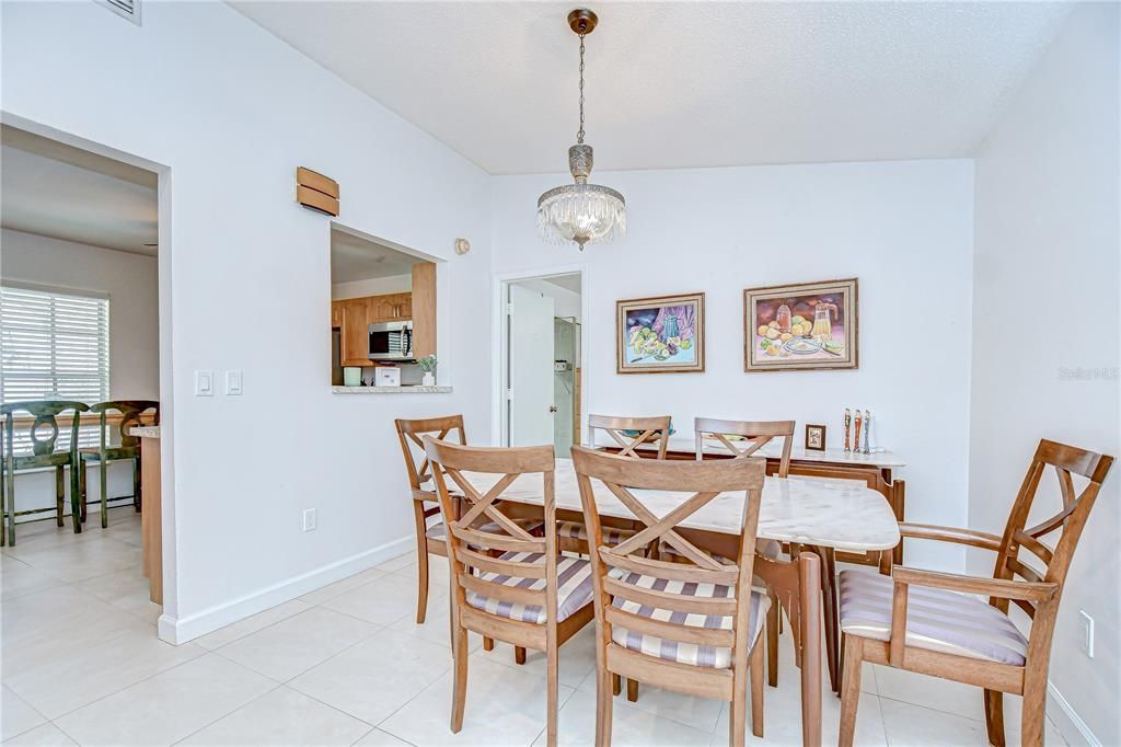 Active With Contract: $355,000 (3 beds, 2 baths, 1308 Square Feet)