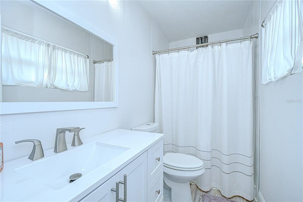 Active With Contract: $355,000 (3 beds, 2 baths, 1308 Square Feet)