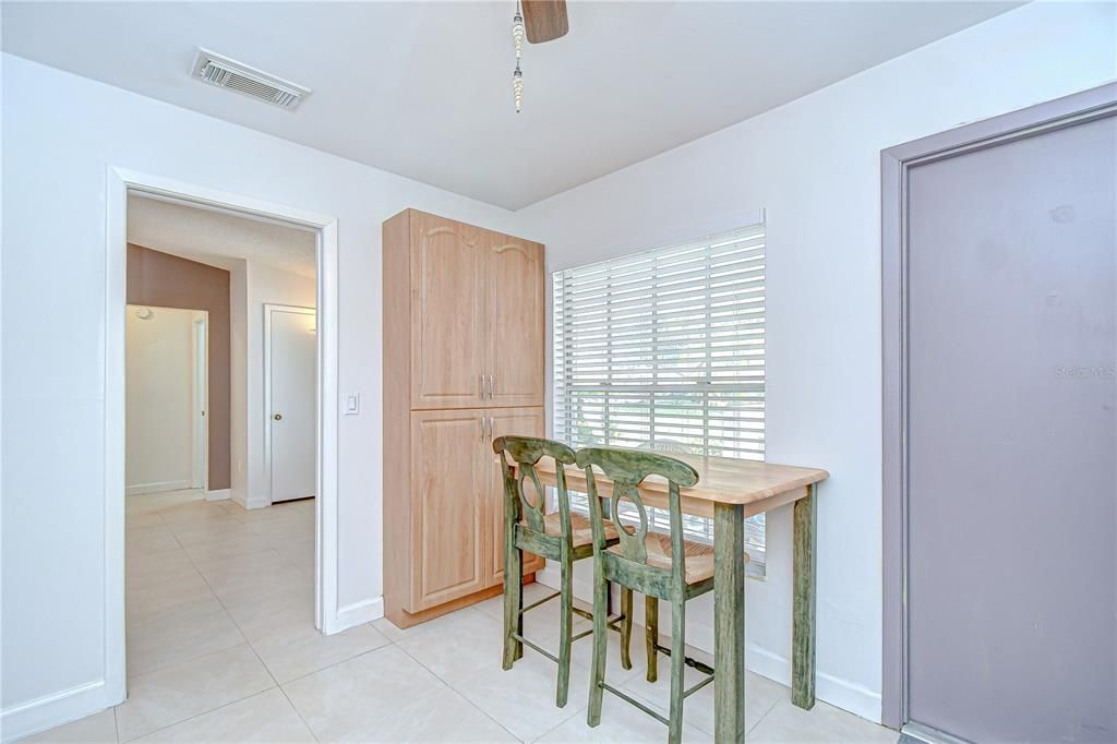 Active With Contract: $355,000 (3 beds, 2 baths, 1308 Square Feet)