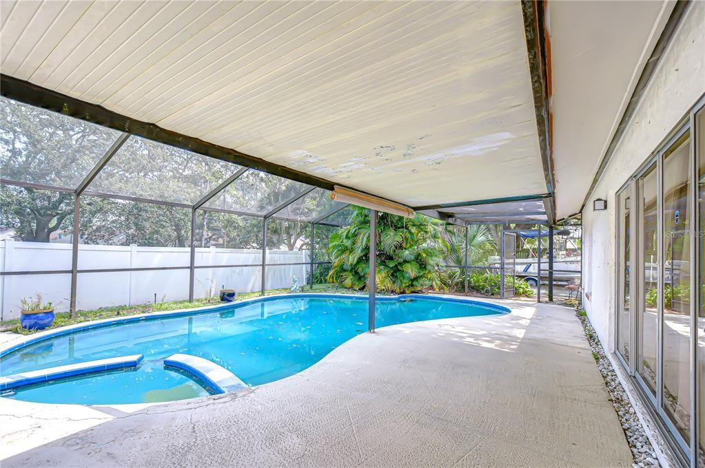 Active With Contract: $355,000 (3 beds, 2 baths, 1308 Square Feet)