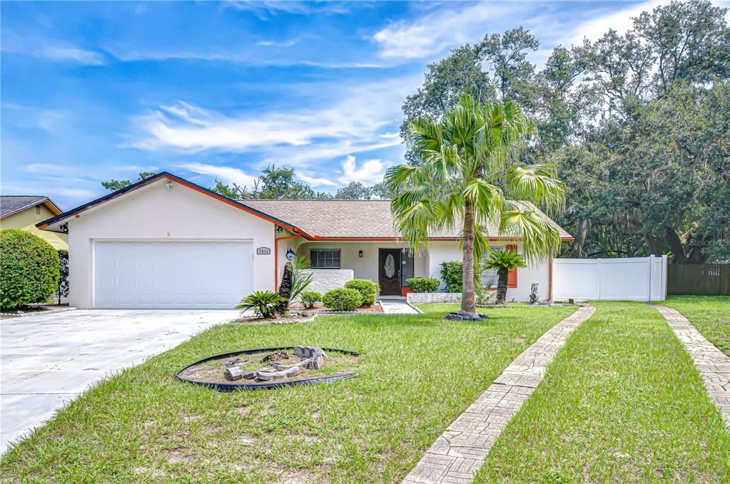 Active With Contract: $355,000 (3 beds, 2 baths, 1308 Square Feet)