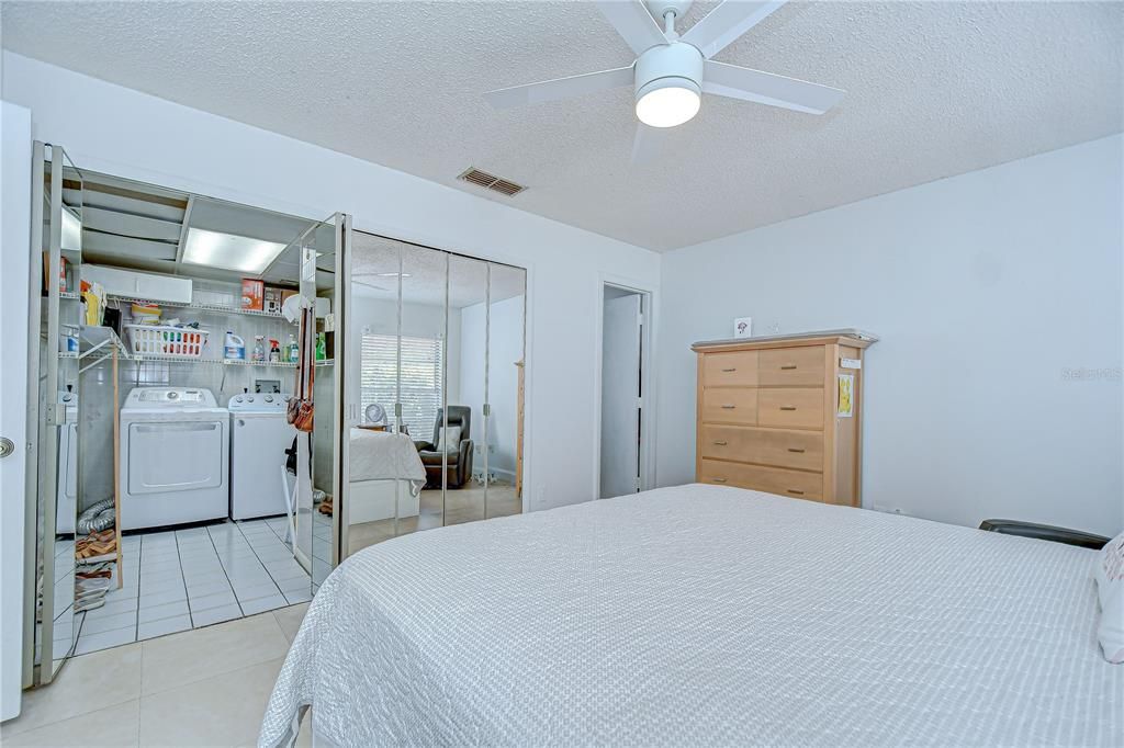 Active With Contract: $355,000 (3 beds, 2 baths, 1308 Square Feet)