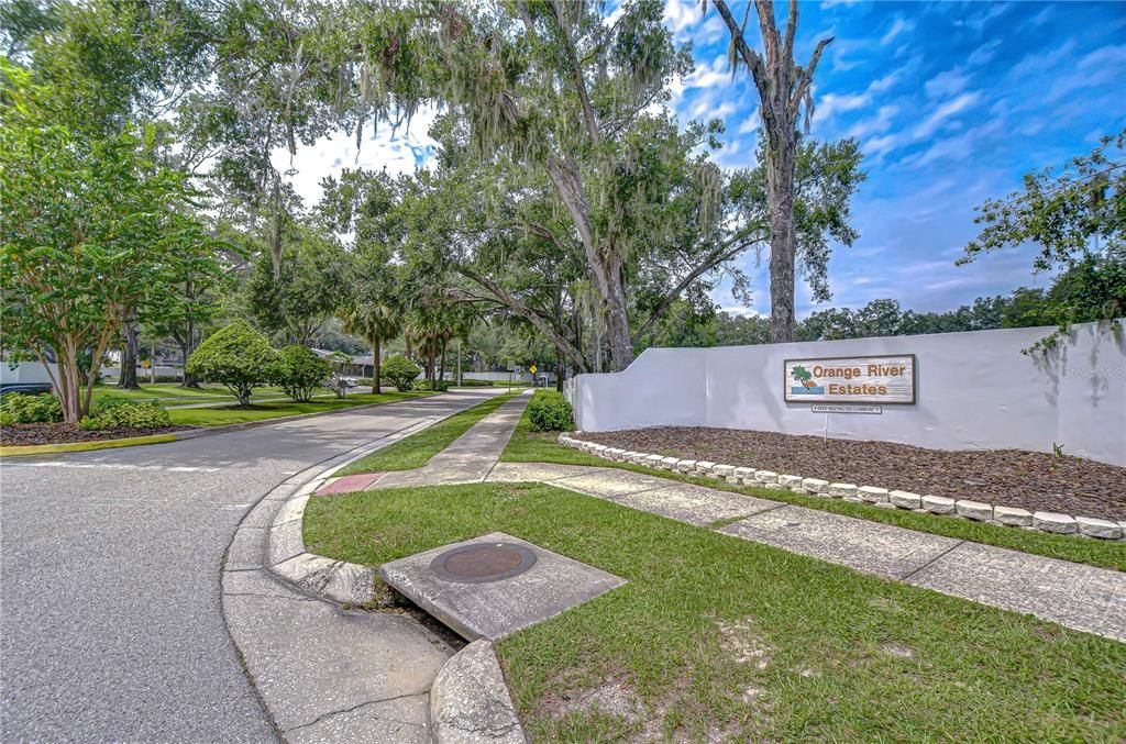 Active With Contract: $355,000 (3 beds, 2 baths, 1308 Square Feet)