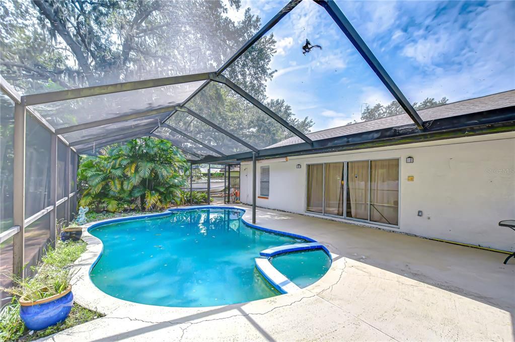 Active With Contract: $355,000 (3 beds, 2 baths, 1308 Square Feet)