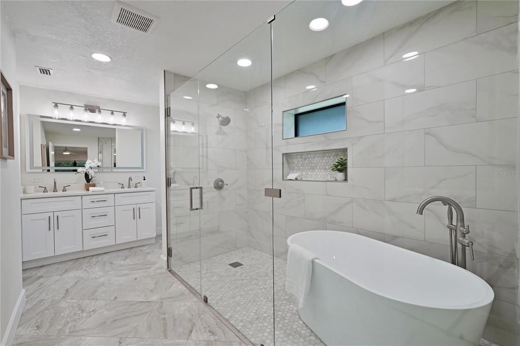 На продажу: $674,000 (3 спален, 2 ванн, 2020 Квадратных фут)