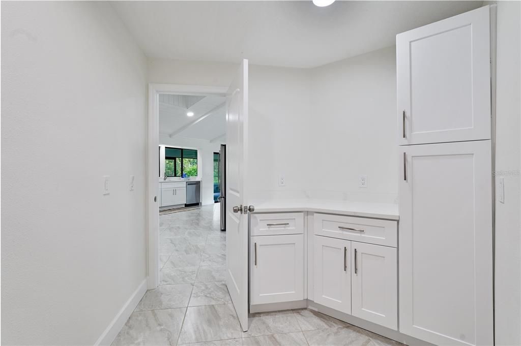 На продажу: $674,000 (3 спален, 2 ванн, 2020 Квадратных фут)