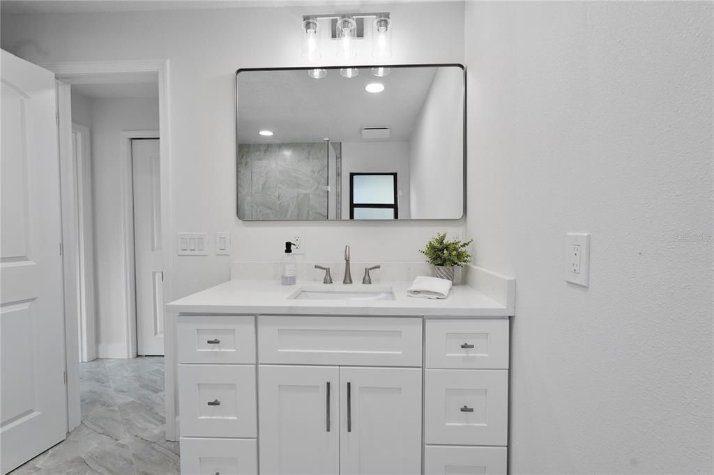 На продажу: $674,000 (3 спален, 2 ванн, 2020 Квадратных фут)