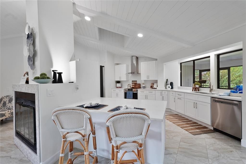 На продажу: $674,000 (3 спален, 2 ванн, 2020 Квадратных фут)