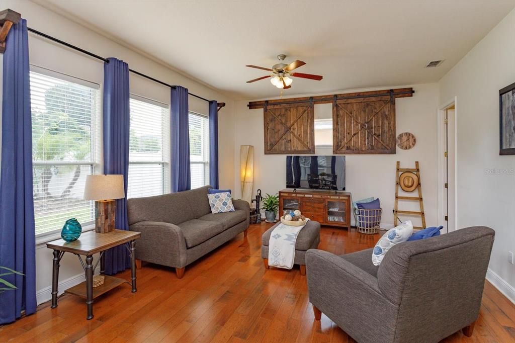 For Sale: $640,000 (4 beds, 2 baths, 2901 Square Feet)