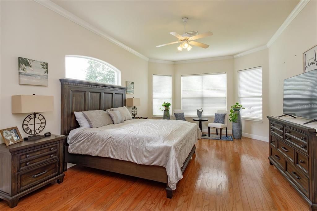 For Sale: $640,000 (4 beds, 2 baths, 2901 Square Feet)