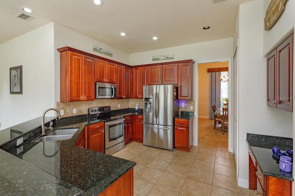 For Sale: $640,000 (4 beds, 2 baths, 2901 Square Feet)