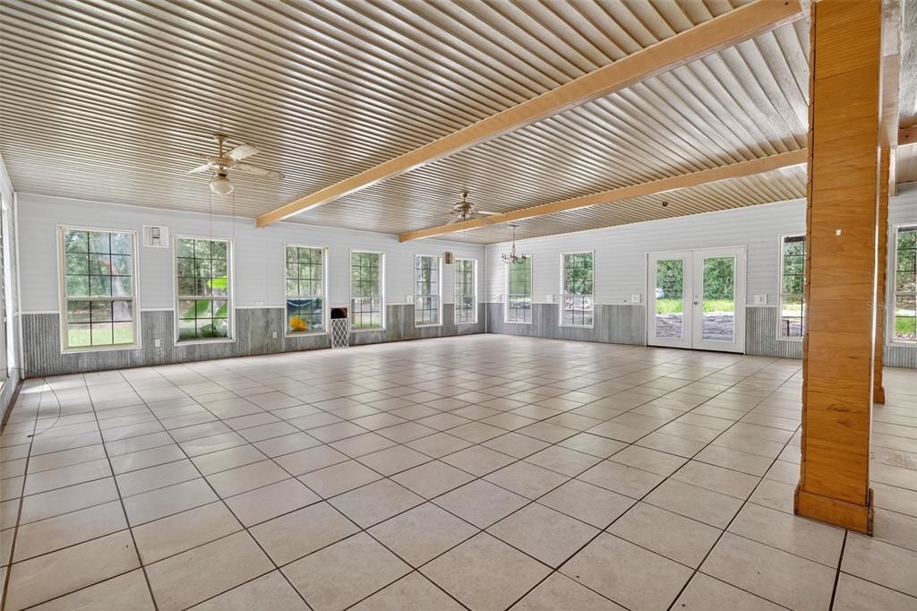 For Sale: $275,000 (2 beds, 1 baths, 2263 Square Feet)