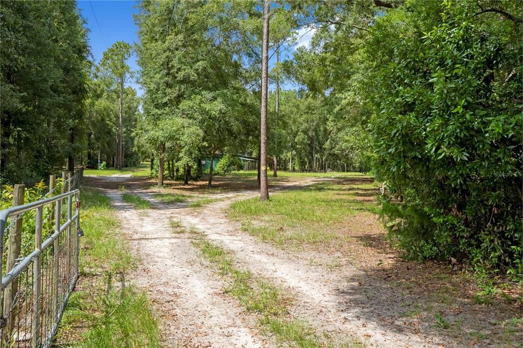 For Sale: $275,000 (2 beds, 1 baths, 2263 Square Feet)