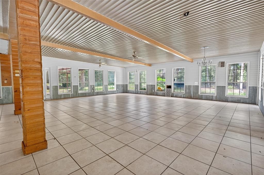 For Sale: $275,000 (2 beds, 1 baths, 2263 Square Feet)