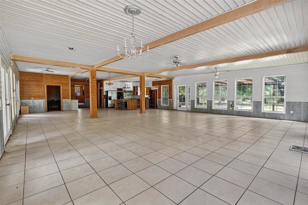 For Sale: $275,000 (2 beds, 1 baths, 2263 Square Feet)