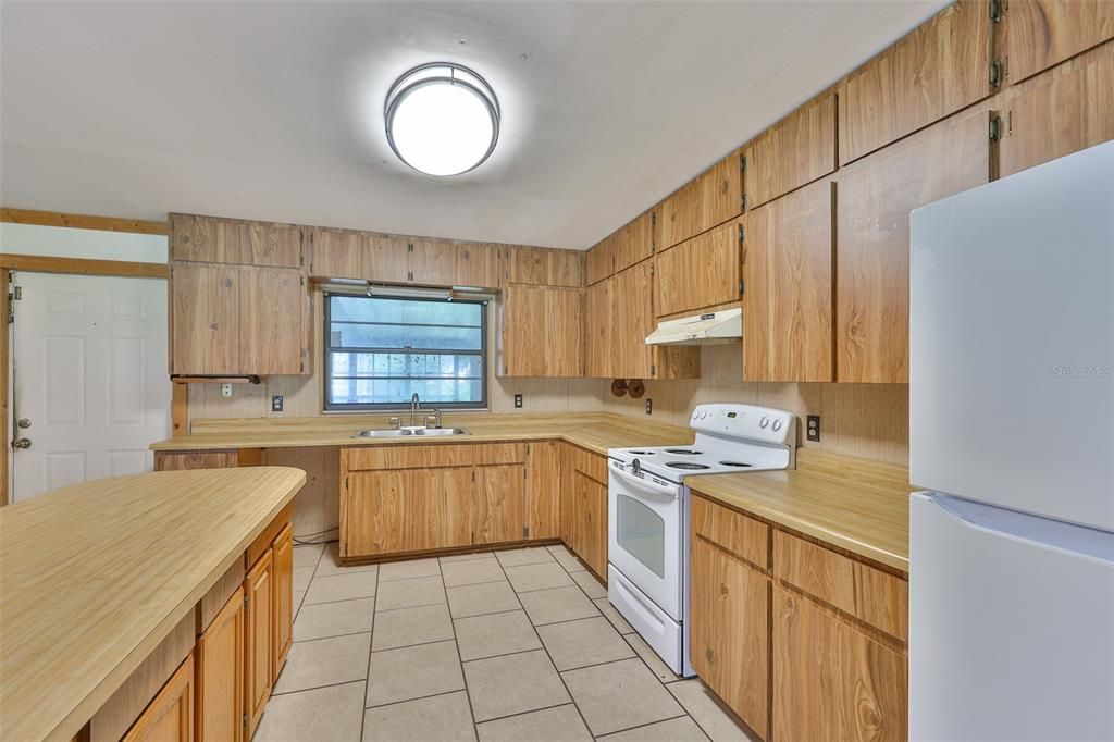 待售: $315,000 (2 贝兹, 2 浴室, 1422 平方英尺)