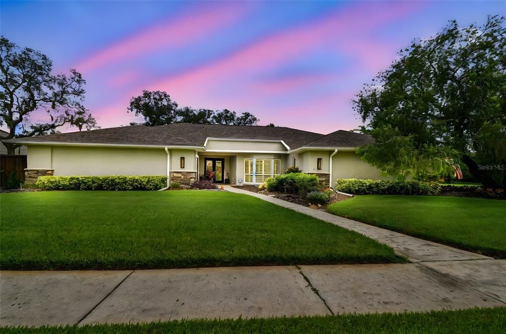 Недавно продано: $1,295,000 (5 спален, 3 ванн, 3885 Квадратных фут)