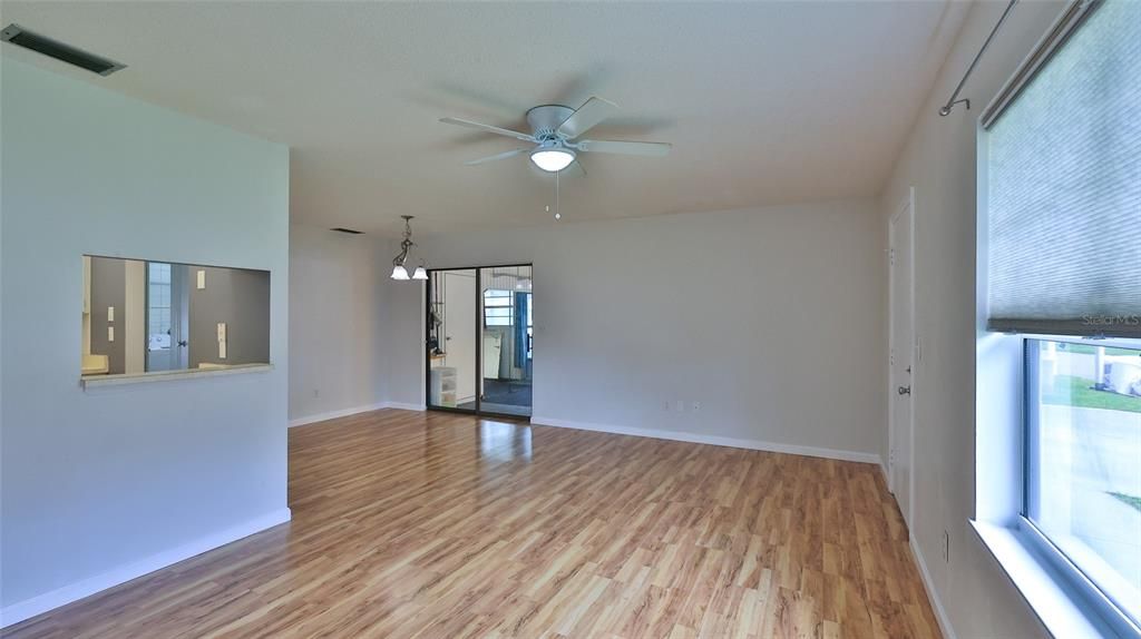 For Sale: $255,000 (2 beds, 2 baths, 1220 Square Feet)