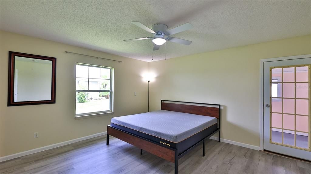 For Sale: $255,000 (2 beds, 2 baths, 1220 Square Feet)