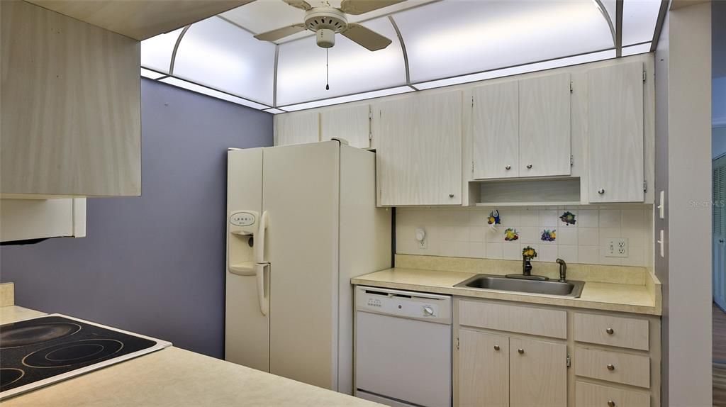 For Sale: $255,000 (2 beds, 2 baths, 1220 Square Feet)