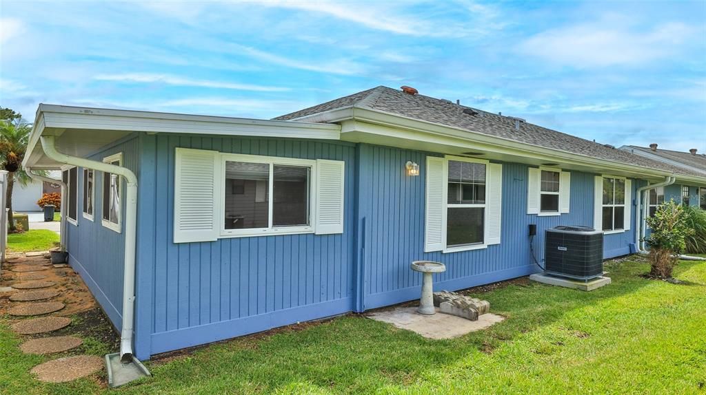 For Sale: $255,000 (2 beds, 2 baths, 1220 Square Feet)