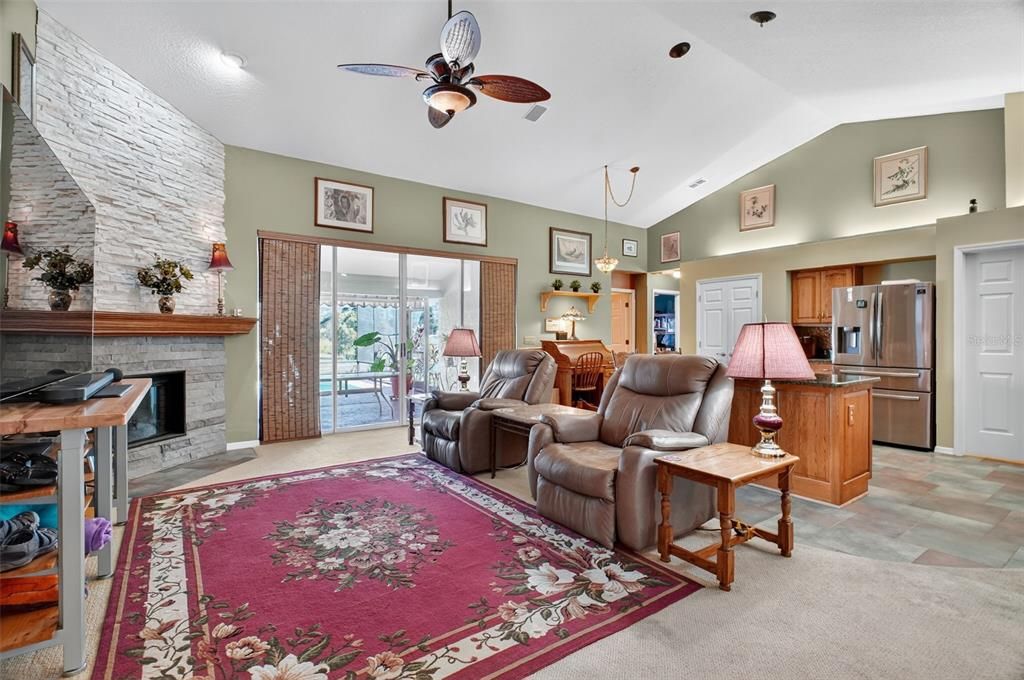 待售: $370,000 (3 贝兹, 3 浴室, 1691 平方英尺)