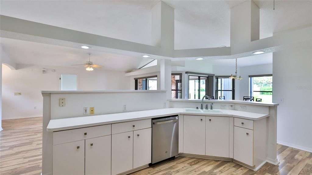 Active With Contract: $399,500 (3 beds, 2 baths, 1937 Square Feet)