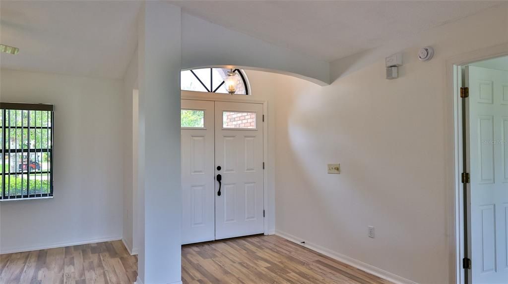 Active With Contract: $399,500 (3 beds, 2 baths, 1937 Square Feet)