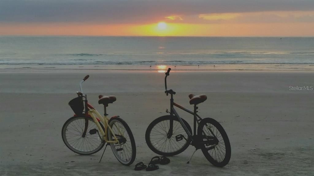 Active With Contract: $399,500 (3 beds, 2 baths, 1937 Square Feet)