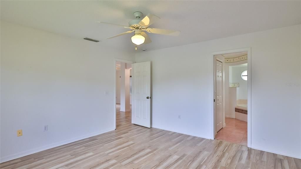 Active With Contract: $399,500 (3 beds, 2 baths, 1937 Square Feet)