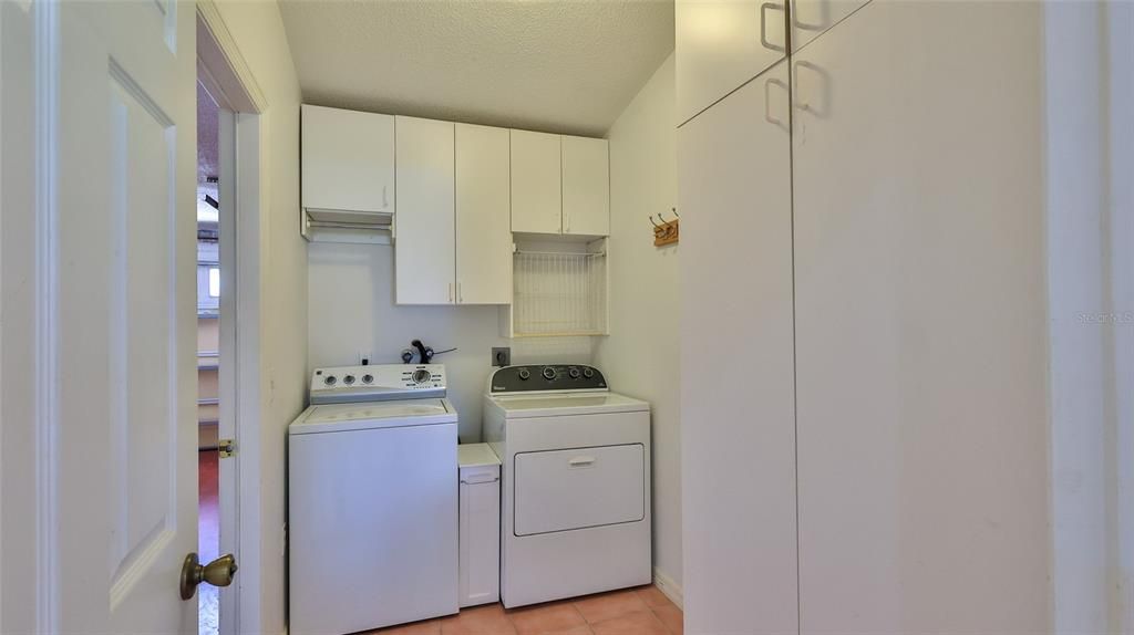 Active With Contract: $399,500 (3 beds, 2 baths, 1937 Square Feet)