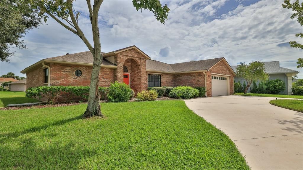 Active With Contract: $399,500 (3 beds, 2 baths, 1937 Square Feet)