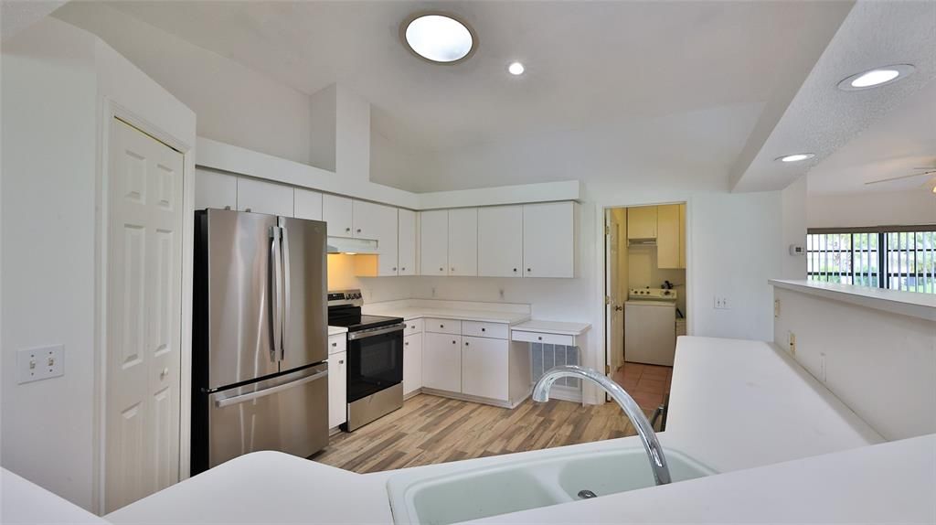 Active With Contract: $399,500 (3 beds, 2 baths, 1937 Square Feet)