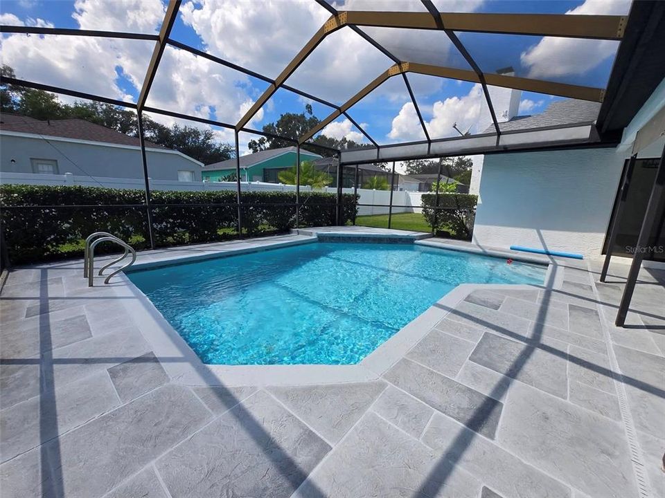 Под контрактом: $610,000 (4 спален, 2 ванн, 2462 Квадратных фут)