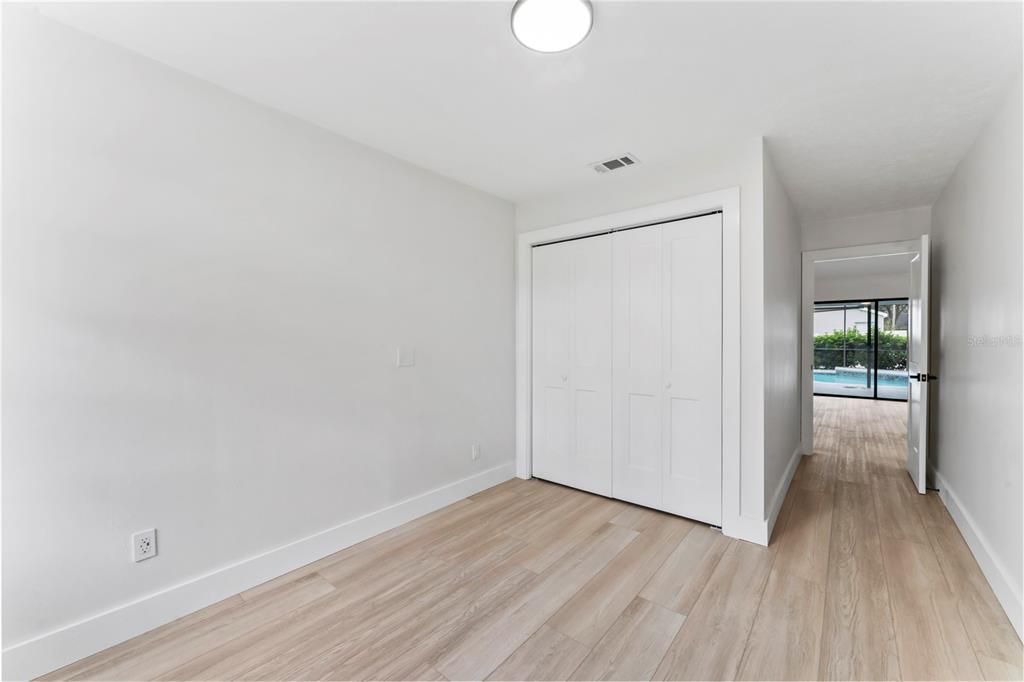 Под контрактом: $610,000 (4 спален, 2 ванн, 2462 Квадратных фут)