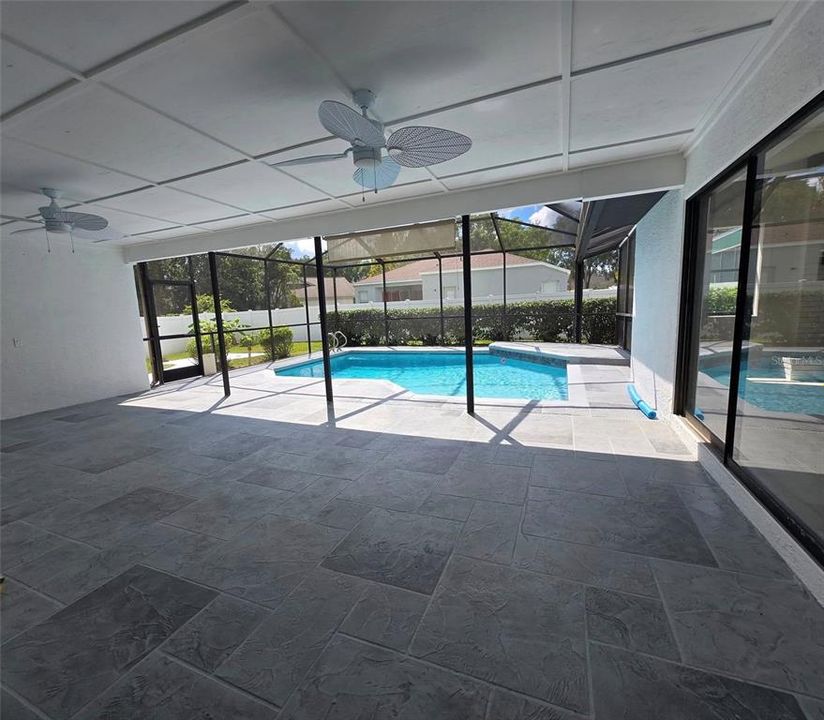 Под контрактом: $610,000 (4 спален, 2 ванн, 2462 Квадратных фут)