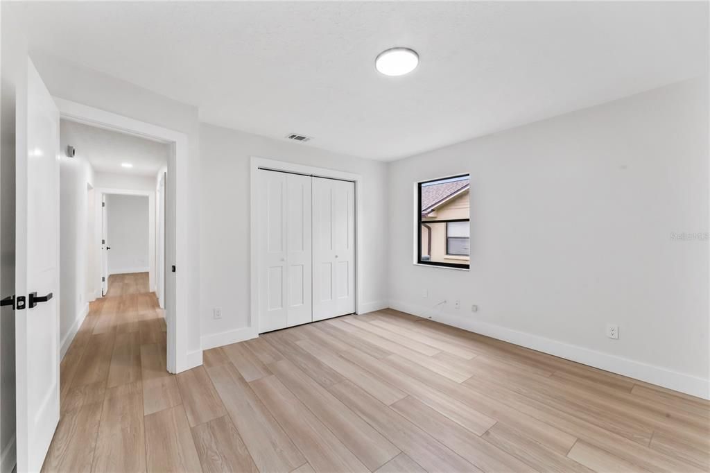 Под контрактом: $610,000 (4 спален, 2 ванн, 2462 Квадратных фут)