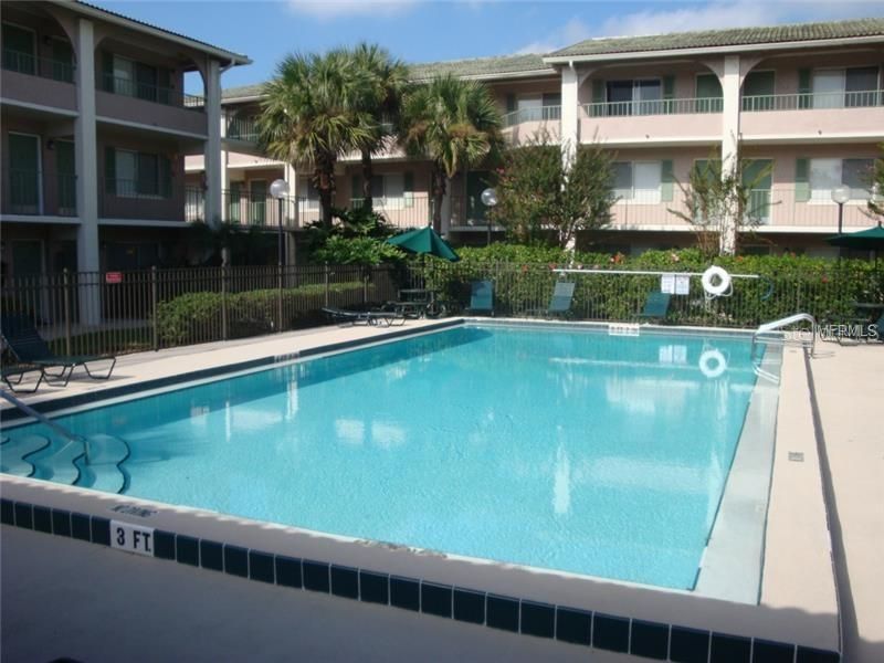 Active With Contract: $1,050 (1 beds, 1 baths, 496 Square Feet)