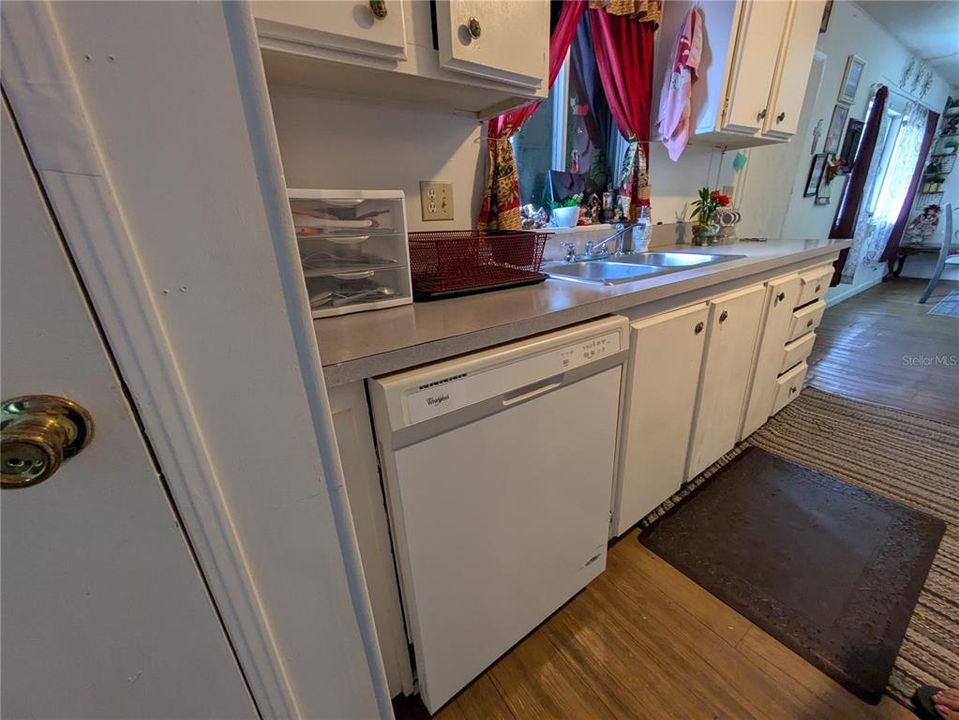 待售: $190,000 (3 贝兹, 2 浴室, 1344 平方英尺)