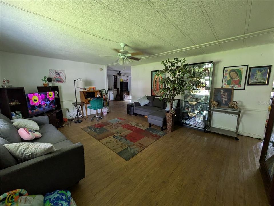 待售: $190,000 (3 贝兹, 2 浴室, 1344 平方英尺)