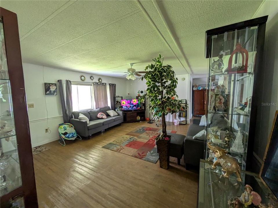 待售: $190,000 (3 贝兹, 2 浴室, 1344 平方英尺)