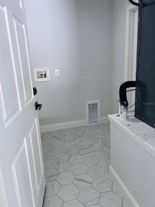 For Rent: $1,800 (3 beds, 2 baths, 1411 Square Feet)