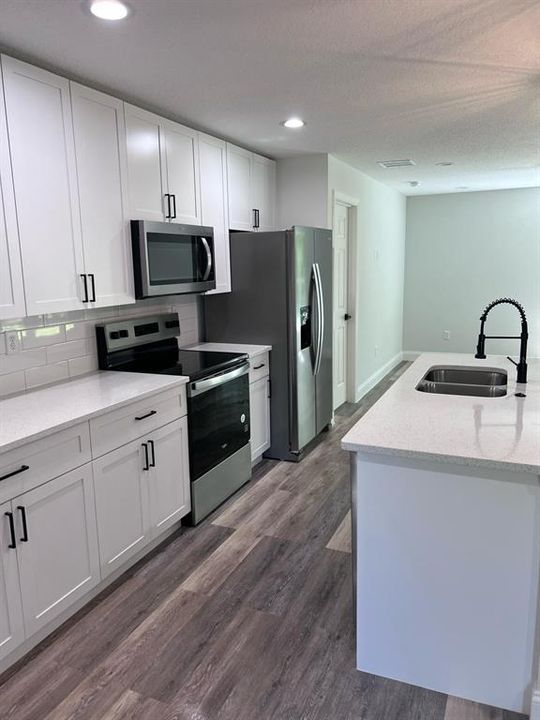 For Rent: $1,800 (3 beds, 2 baths, 1411 Square Feet)