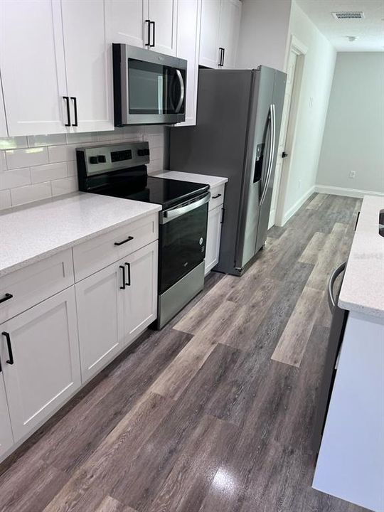 For Rent: $1,800 (3 beds, 2 baths, 1411 Square Feet)