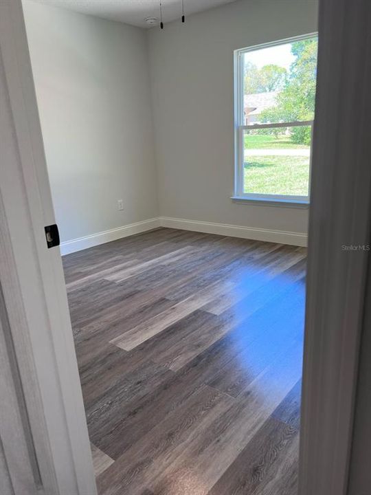 For Rent: $1,800 (3 beds, 2 baths, 1411 Square Feet)