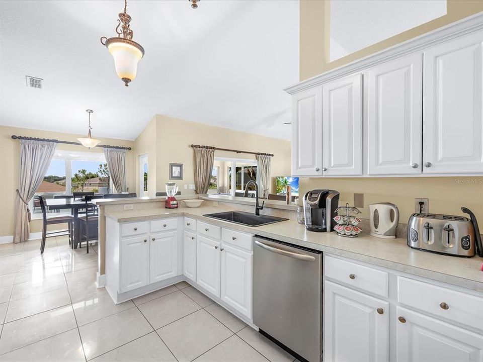 For Sale: $475,000 (3 beds, 2 baths, 1830 Square Feet)