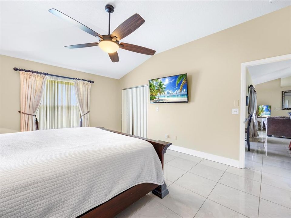 For Sale: $475,000 (3 beds, 2 baths, 1830 Square Feet)